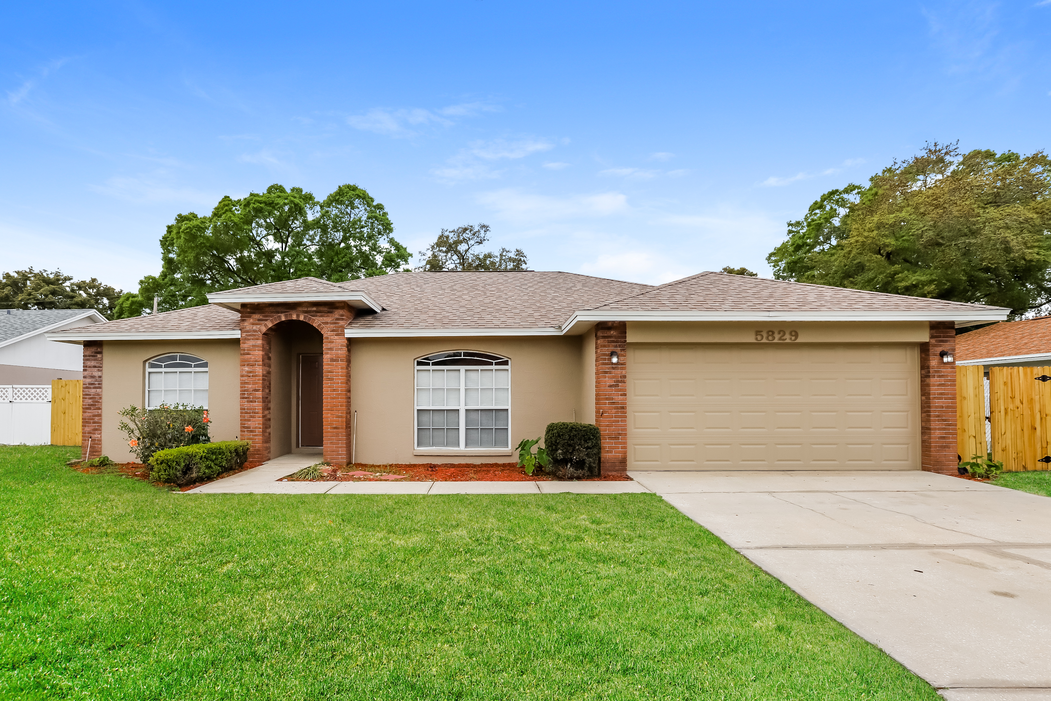 5829 Daughtery Downs Loop Lakeland, FL 33809